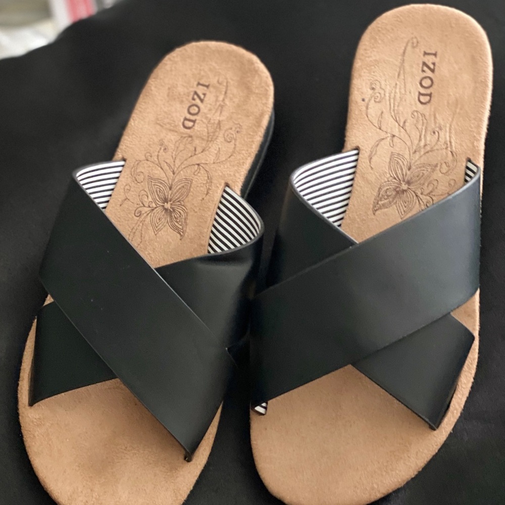 Brand Izod Women's Alyssa Strap Slide Sandal black